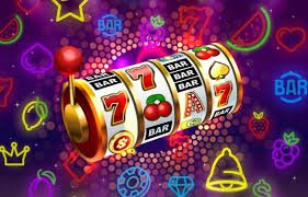 Bangladesh adult reviewing sports betting information on 18 apk mobile